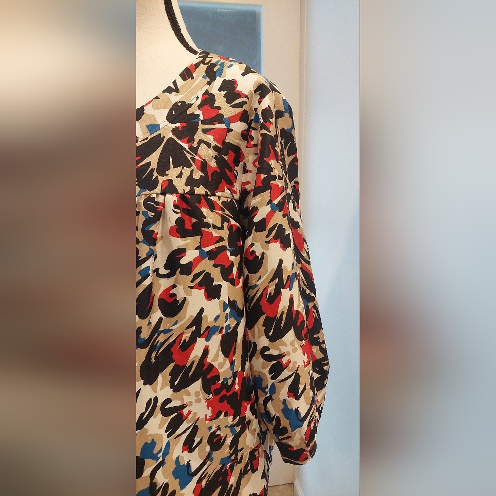 Chic Multicolor Abstract Blouse - Picture 4 of 10